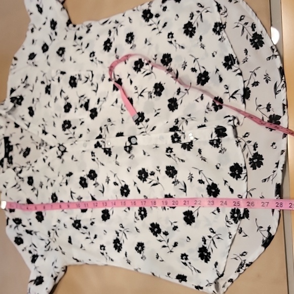 BCX Size L White with Black Floral Print Button Front Blouse, Exc. Used Cond. - Picture 11 of 15